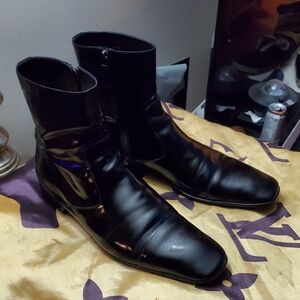 Gucci zipup ankle boots